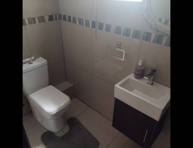 4 BEDROOM FREEHOLD FOR SALE IN WOODHILL ESTATE